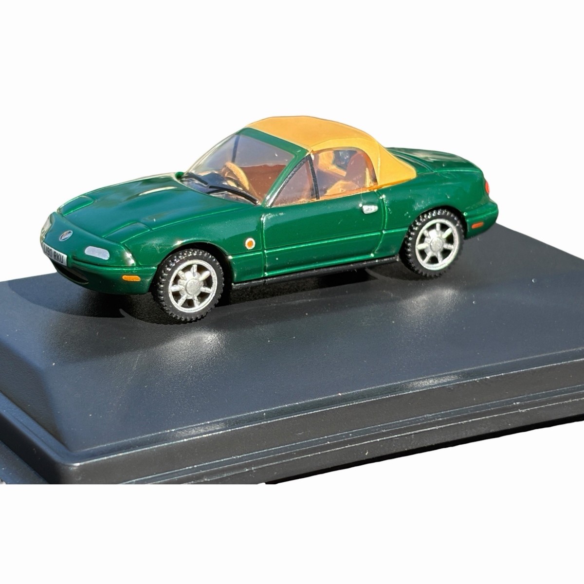 Buy Mazda MX5 Miata NA British Racing Green Tan Top Diecast 1:76