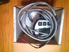 OMEGA DPG1000ADA-300G-2N Digital Pressure Gauge 0-300 PSIG Panel Mount