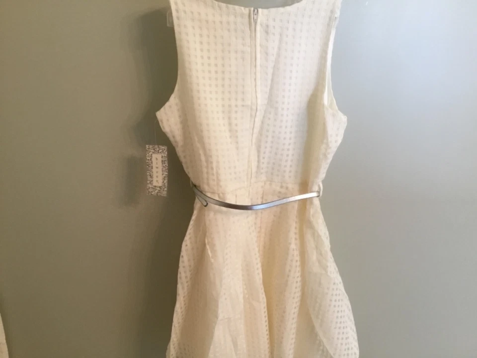 Vestido Between Marfil Off White Lined Sin Mangas Nuevo 14 Verano Plateado Cinturón Niñas Foto 2 de 4