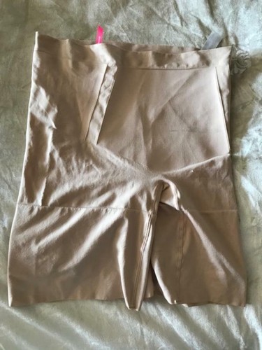 W/tag SPANX On Core Mid Thigh Short 
