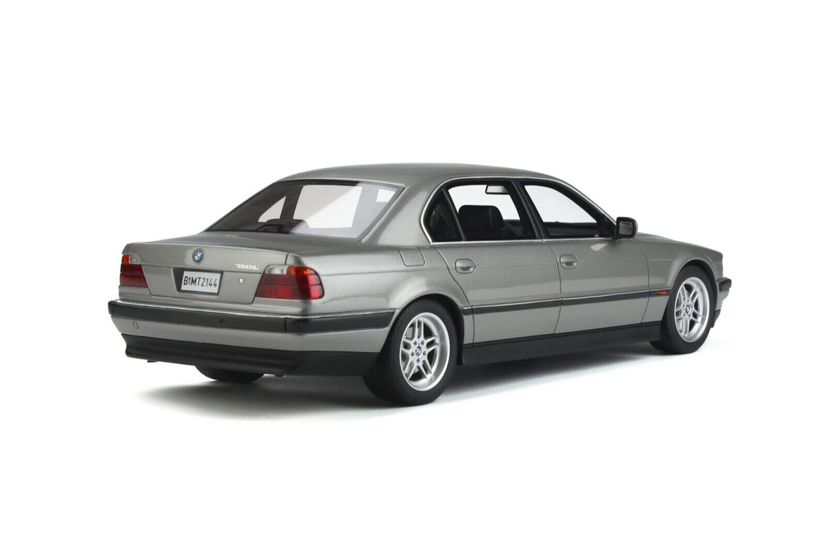 1/18 BMW 750iL (E38) 1995 James Bond 007 Silver Model Car by