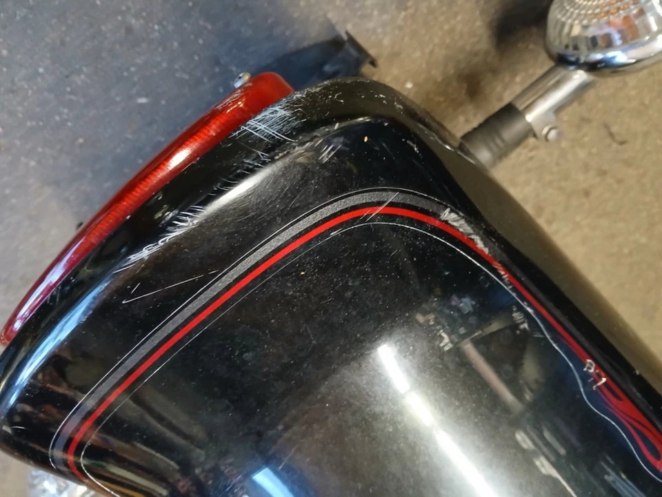 2007 YAMAHA V STAR 1100 XVS1100 OEM REAR BACK WHEEL FENDER W TAIL LIGHT BLACK - Image 4 of 4