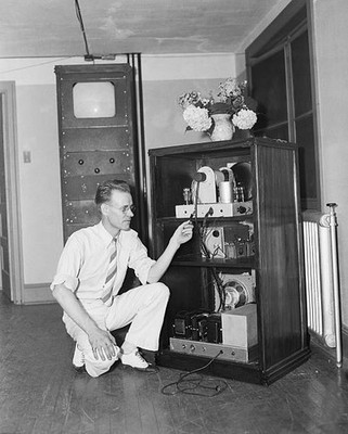 Philo T Farnsworth Demonstrates Tv Unit - Philadelphia Pa Phi 1935 Old Photo