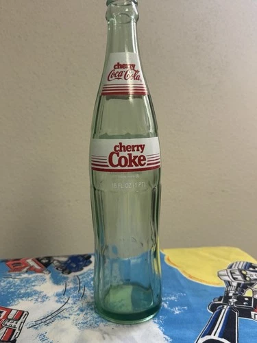VINTAGE COCA COLA CHERRY COKE  16 OZ SODA BOTTLE 1980s SHORT PRODUCTION  Glass
