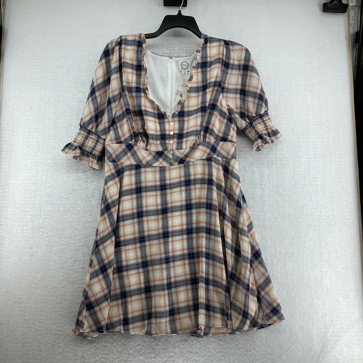 tulle chiffon dress Black wrap #1174 white christmas movie dress designed to make you adidas Originals Essential Bodycon Color:Ivory/Ivory/Ivory