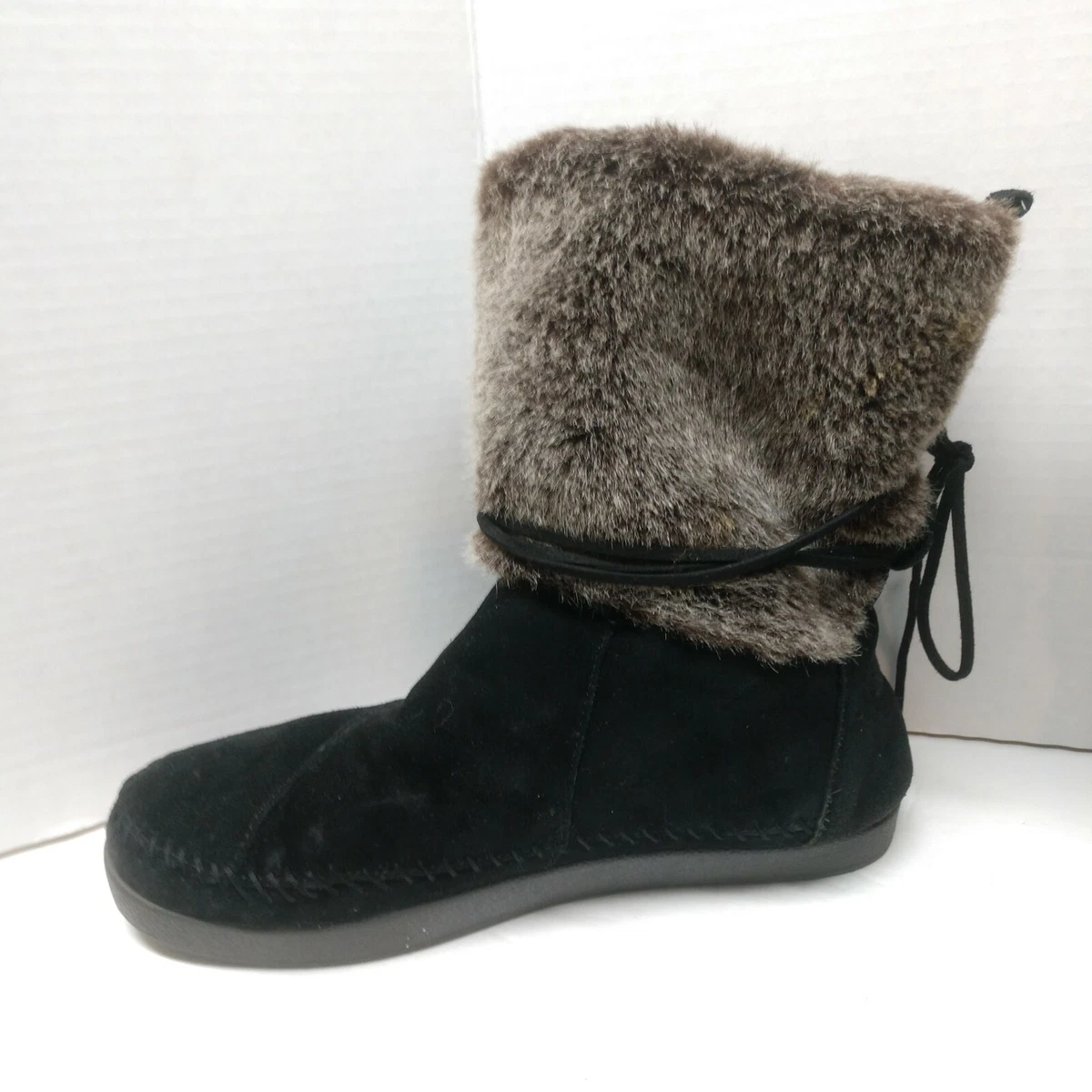 Toms nepal on sale boots black suede