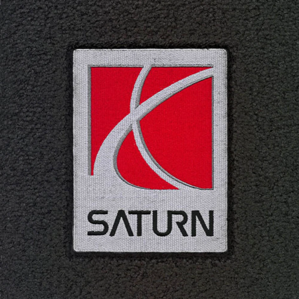 ¡NUEVO! Alfombrillas negras para Saturn con logotipo bordado, juego de 2 piezas delanteras, par Foto 2 de 4