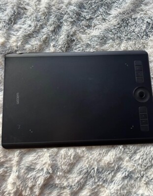 Wacom PTH660 Intuos Pro Graphic Tablet