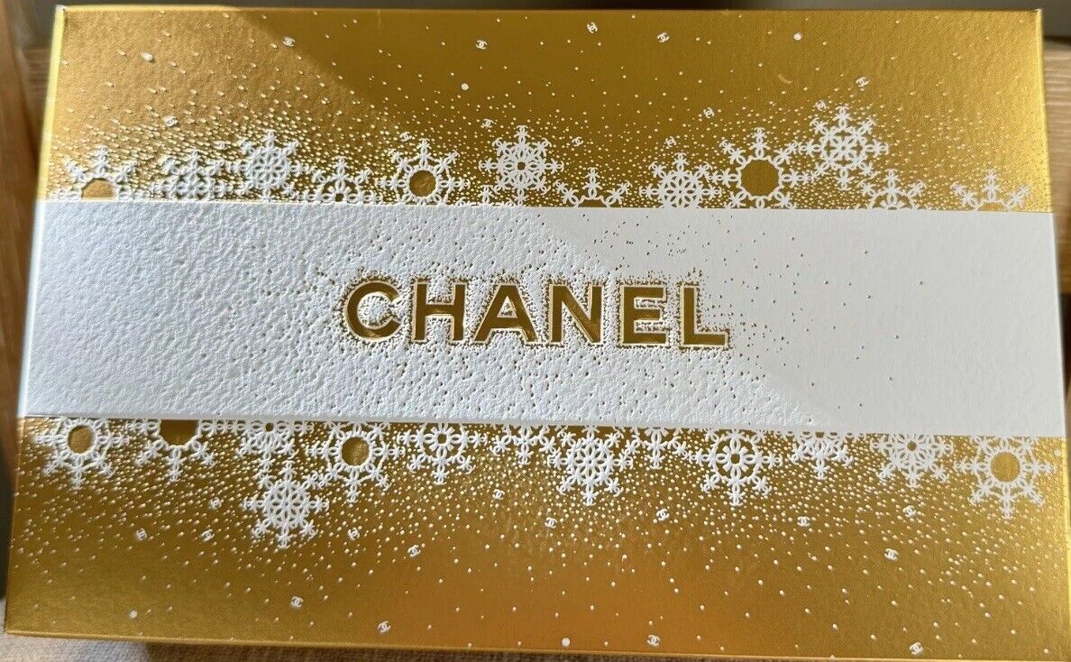 Chanel Christmas Gift Set Holiday 2024 MAXIMUM BRILLIANCE Chanel Christmas Gift Set Holiday 2024 MAXIMUM BRILLIANCE
