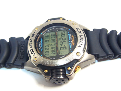 Casio DEP-700 Log Memory Thermo Temp Titanium Qz Diver Watch All