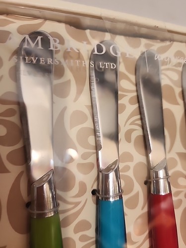 SET 4 CAMBRIDGE FUN MULTI COLOR STAINLESS STEEL GOURMET SPREADERS-7 INCHES LONG - Picture 7 of 8