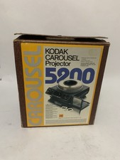 WORKING Kodak Carousel 5200 Slide Projector w/ 4 Carousels Remote