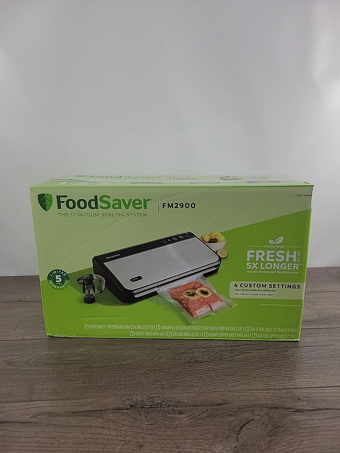 Foodsaver FM2900 Vaccum Sealer + Handheld Sealer & 5 Bags | Used