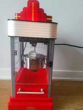 Retro Style Nostalgia Electrics Hollywood Kettle Popcorn Maker