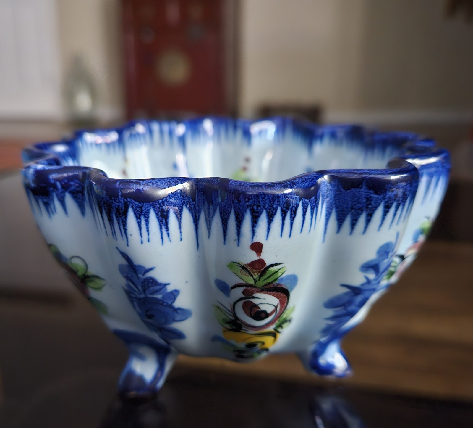 Vestal Alcobaca Portugal Pottery Bowl Footed Ruffled & Hand Painted MCM