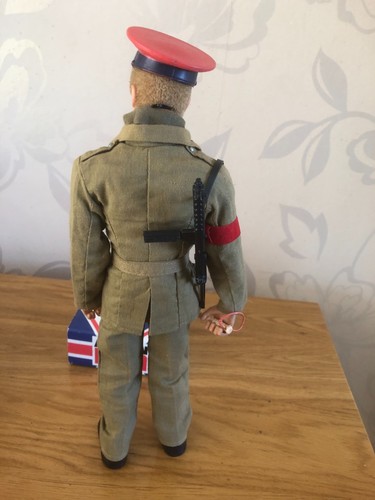 Vintage Action Man Eagle Eye Royal Military Police Figure - Picture 10 of 12