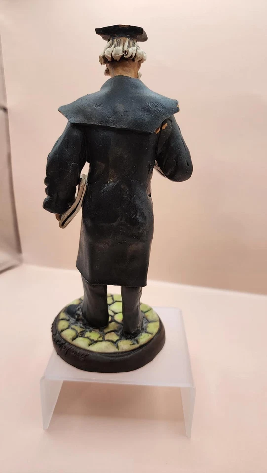 Juez italiano abogado vintage, sosteniendo papel "la legge". Soportes de unos 7,5" Foto 3 de 4