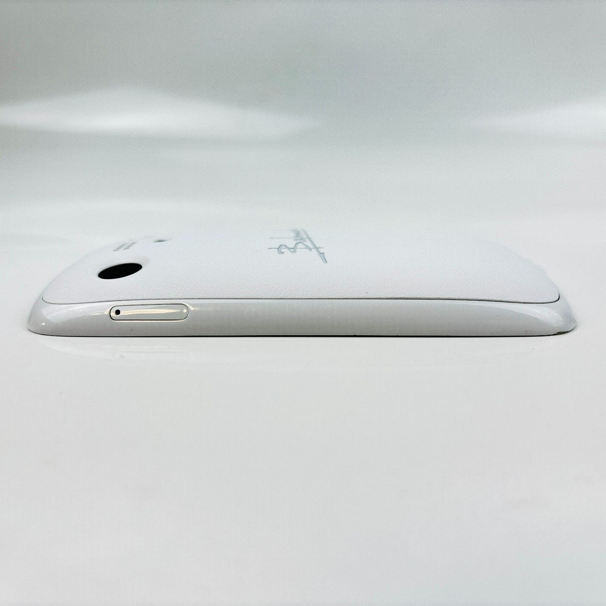 BALMUDA Phone White A101BM 5G 128GB AndroidOS SIM Free