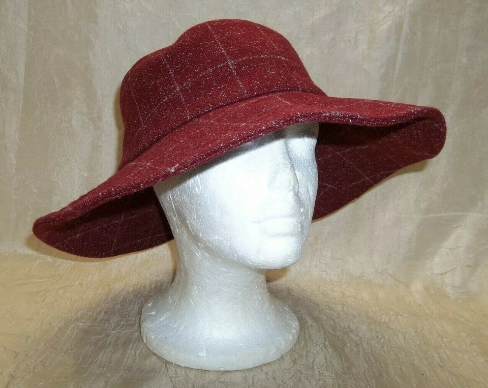 Chapéu feminino Nine West aba branco carmesim tecido tweed janela painel xadrez sistema operacional - Imagem 3 de 4