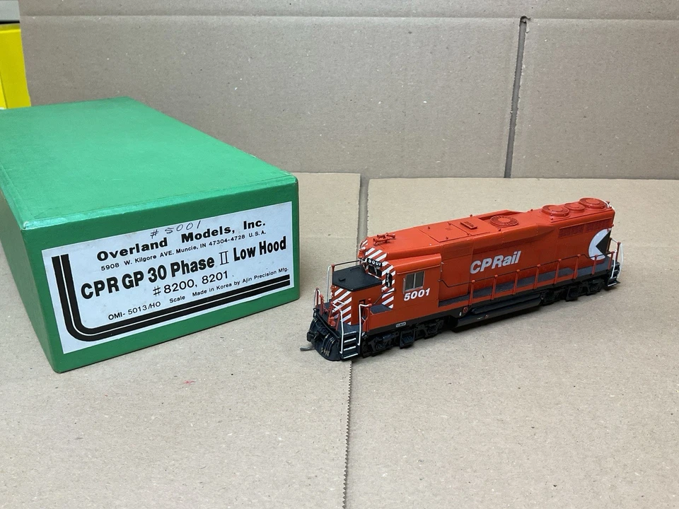 OVERLAND MODELS BRASS HO SCALE DIESEL LOCOMOTIVE GP30 PHASE 2 CANADIAN PACIFIC ! - Image 3 of 4