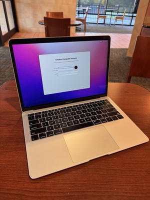 Apple MacBook Air 2018 A1932 13.3''  i5 8GB 256GB Space Gray Laptop