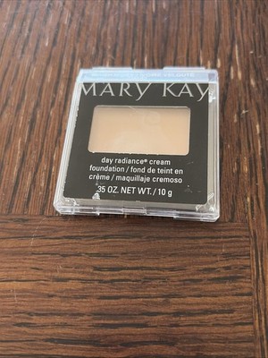 MARY KAY Day Radiance Cream Foundation Blush Ivory 014682 NEW Discontinued