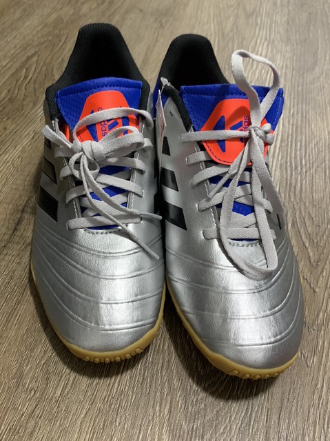 indoor soccer shoes size 8