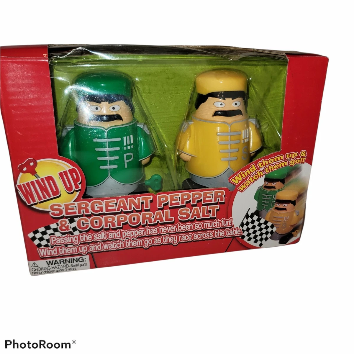 Sargeant Corporal Wind Up Plastic Salt and Pepper Shakers 50 Fifty 10
