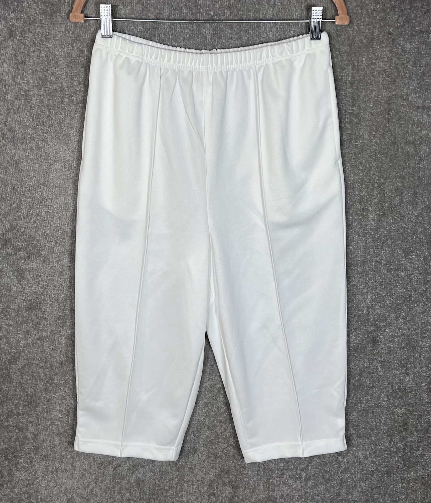 Blair Pull On Elastic Waist Capri Pants Womens Size 10 White Pockets