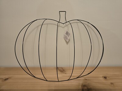 LOT OF 6-Pumpkin Shaped 3D Metal Wreath Form Wire Frames for L 19