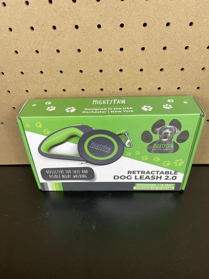 Correa retráctil para perro Mighty Paw 2.0 | Cinta reflectante de nailon de alta resistencia de 16’ Foto 2 de 3