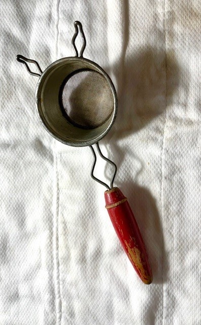 1920 Antique  ~ wood red handle ~ A&J ~Tin Small fine mesh Strainer