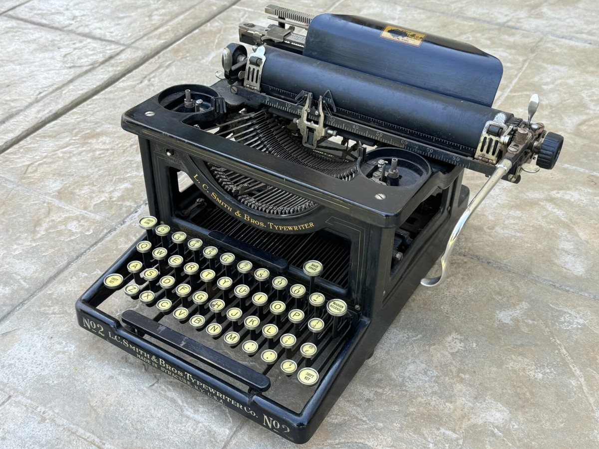 Neat 68’s U.S NAVY Dead stock Typewriter Neat 68's U.S NAVY Dead stock Typewriter