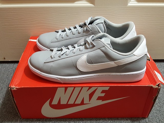 nike tennis classic trainers