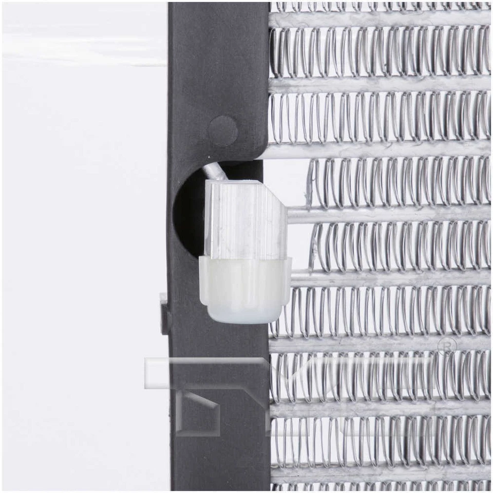 Конденсатор кондиционера подходит для Toyota Camry TYC 1997-2001 годов выпуска - Изображение 3 из 4