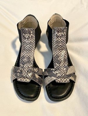 The Flexx Band Together Sandals - Wmn Sz 8 -Snake Print -Gladiator Comfort Wedge