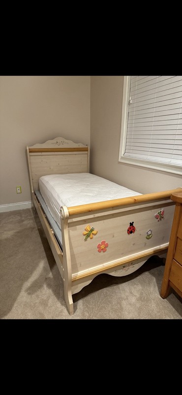 2-Kids Twin Wood BedFrame White/Natural w/ Headboard Footboard Floral Theme