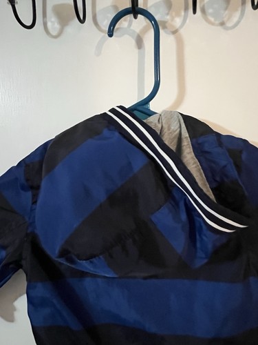 Oshkosh 12 month boys jacket With Hood Spring Fall. - 第 3/4 張圖片