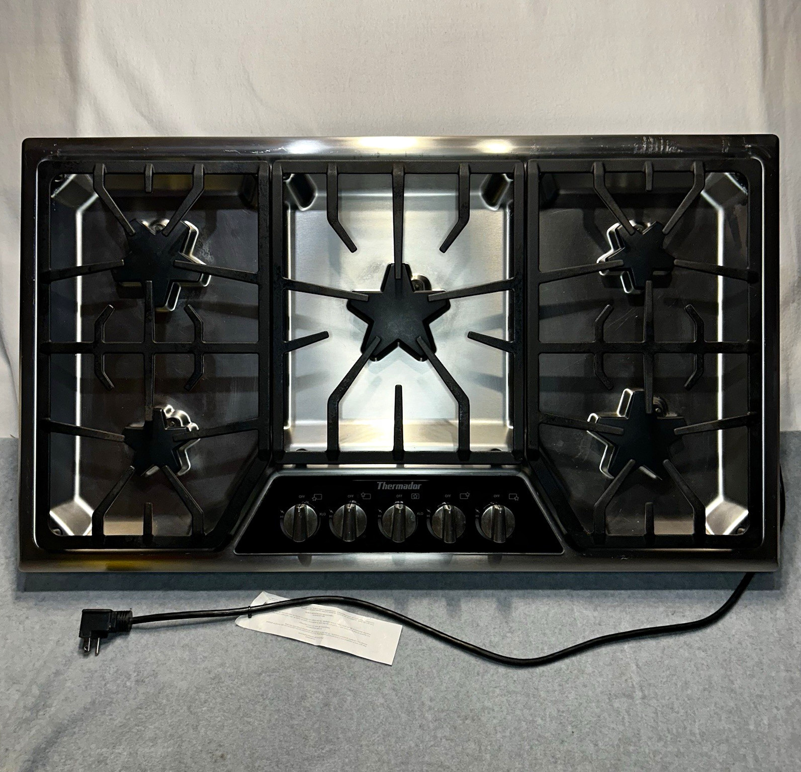 Thermador Masterpiece 36 Gas Cooktop SGSX365FS 5 Burner Natural Gas Stainless