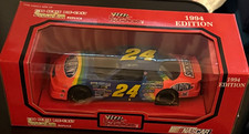 Racing Champions Jeff Gordon 24 DuPont 1:24 Diecast Chevy Stock Car NIB