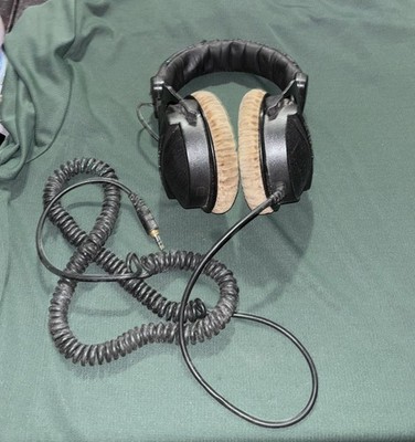 Beyerdynamic DT 770 Pro Headphones 80 Ohm Over-Ear 