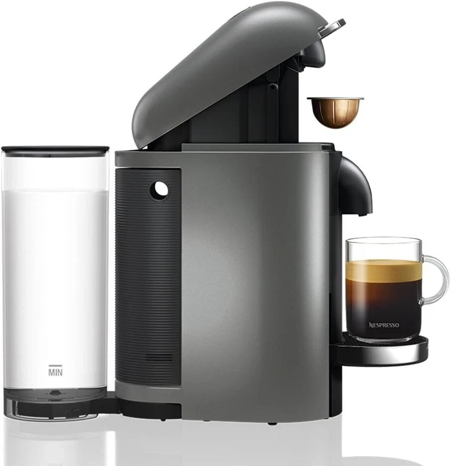 macchina del caffe nespresso vertuo plus