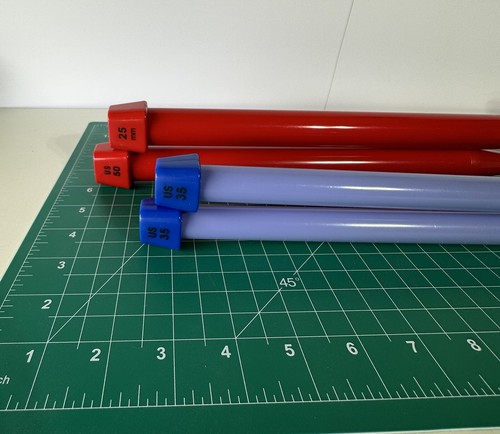 2 Pairs Boye Jumbo US Size 50 and 35 14" Plastic Knitting Needles Square Head - Picture 2 of 4