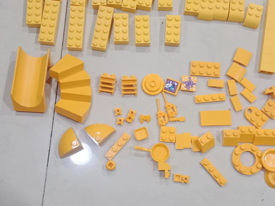 Giocattolo mini pezzi da parete mattoncini gialli Lego da 300 g da 10,5 once ... - Immagine 3 di 4