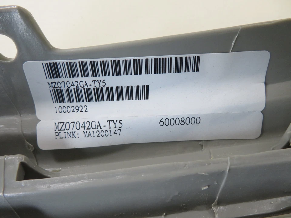 REJILLA DELANTERA PARA MAZDA 626 MZ07042GA AÑOS 1991-1997 Foto 3 de 4