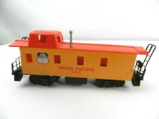 Bachmann HO Union Pacific 207 Caboose Yellow & Red Train Railroad