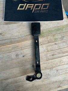 VW Passat 3B Gurtpeitsche Gurtschloss Fahrersitz 3B0858471 original