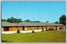 Vintage Clevelander Motor Hotel Postcard Twinsburg Ohio OH by Dexter