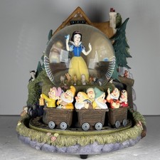 Disney Snow White & The Seven Dwarves Large Music Box Snow Globe WORKING