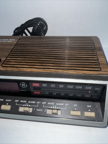 GE Clock Radio Model 7-4616B Vintage 80’s AM/FM Two Wake Times Tested ✅ - Picture 3 of 10